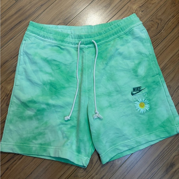 Nike Sportswear French Terry Shorts Floral/Green Men's Size Medium - Picture 1 of 8